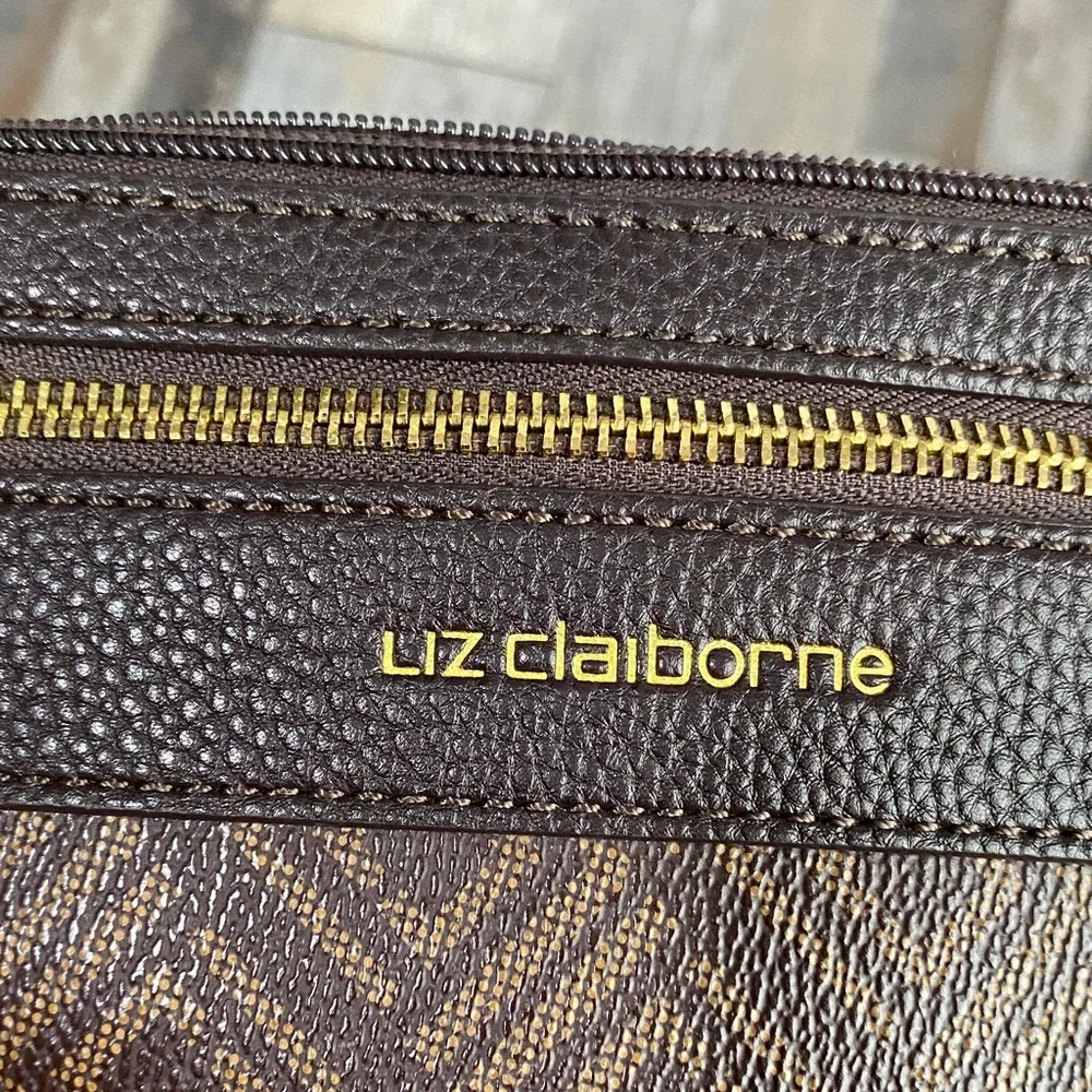 Liz Claiborne Brown Diamond Pattern Wristlet